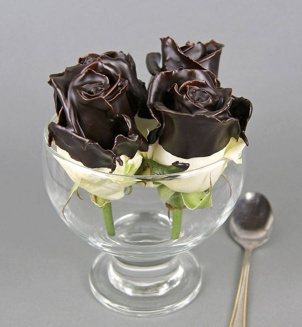 Some like it hot, some like it cold, i like it on roses!    Chocolate Love by VIP roses