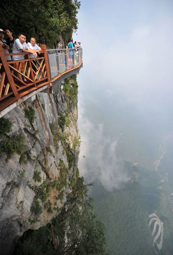 glass-bridge-zhangjiajie-national-forest-park-tianmen-mountain-hunan-china-1