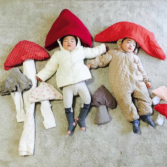 sleeping-japanese-twins-mom-dress-up-kids-photography-ayumiichi-1-57df9d115d312__700