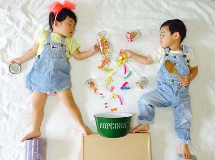 sleeping-japanese-twins-mom-dress-up-kids-photography-ayumiichi-5-57df9d4b16705__700