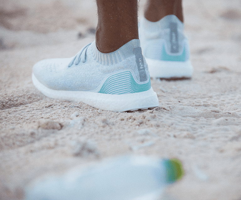 Adidas vyrobí 7000 kusov tenisiek – budú vyrobené z odpadu, ktorý pohltil oceán