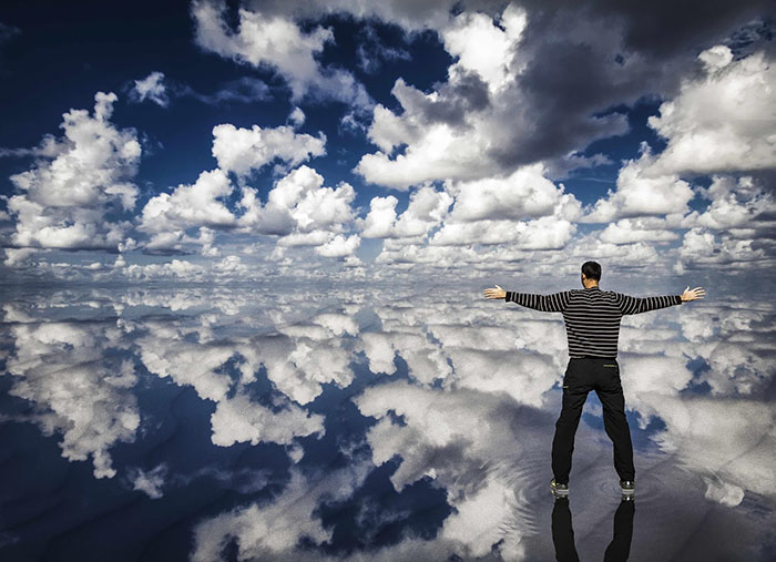 amazing-reflections-optical-illusion-122-58380c0371247__700