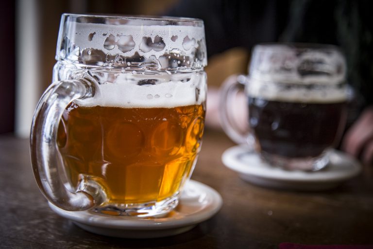 Ľudstvo vymyslelo pivo skôr než iné kľúčové vynálezy histórie. Viete kedy?