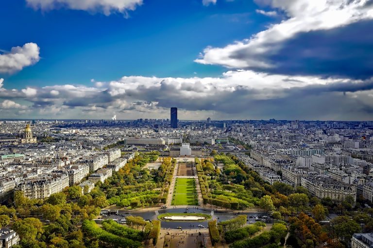 Parížsky syndróm vyvoláva potenie, halucinácie, závrat. Čo ho spôsobuje?