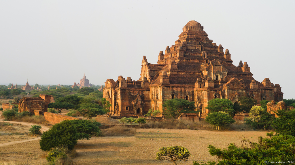 Dhammayangyi Temple at Bagan,Myanmar by justin_vidamo fotografia