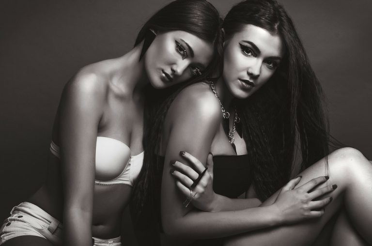 Módne značky ako Gucci alebo Dior si už príliš vychudnuté modelky neoblečú – Ak áno čaká ich pokuta