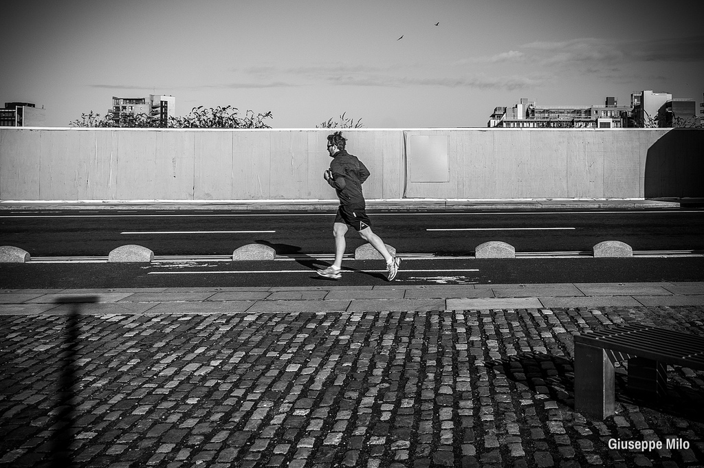 Man running by Giuseppe Milo (www.pixael.com) running man fotografia