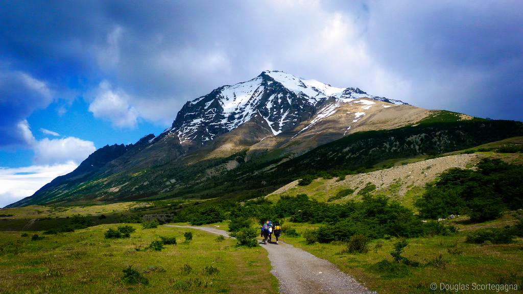 Way to towers by Doug Scortegagna National park in Chile fotografia