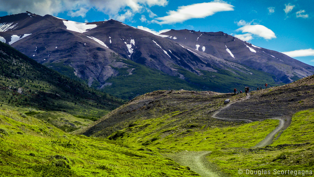 Over the hills by Doug Scortegagna National park in Chile fotografia