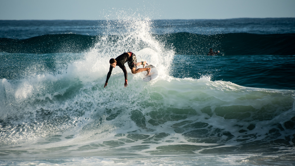 Sunrise Surfer by jijake1977 surfers fotografia