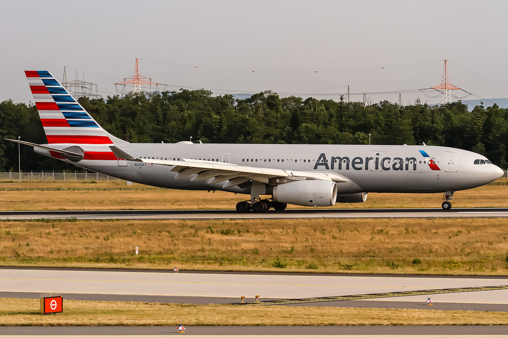 N292AY American Airlines Airbus A330-243 coming in from Philadelphia (PHL) @ Frankfurt - Rhein-Main International (FRA) / 21.06.2017 by oliver.holzbauer american airlines fotografia