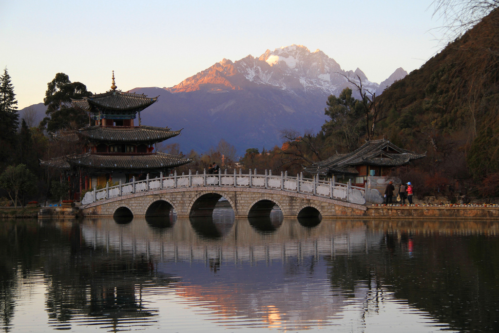Black Dragon 黑龙潭 by Aries Tottle jade dragon mountain fotografia