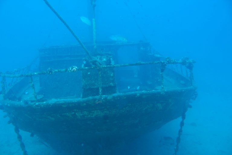 Kuchár z Nigérie prežil dva dni uväznený na dne oceánu