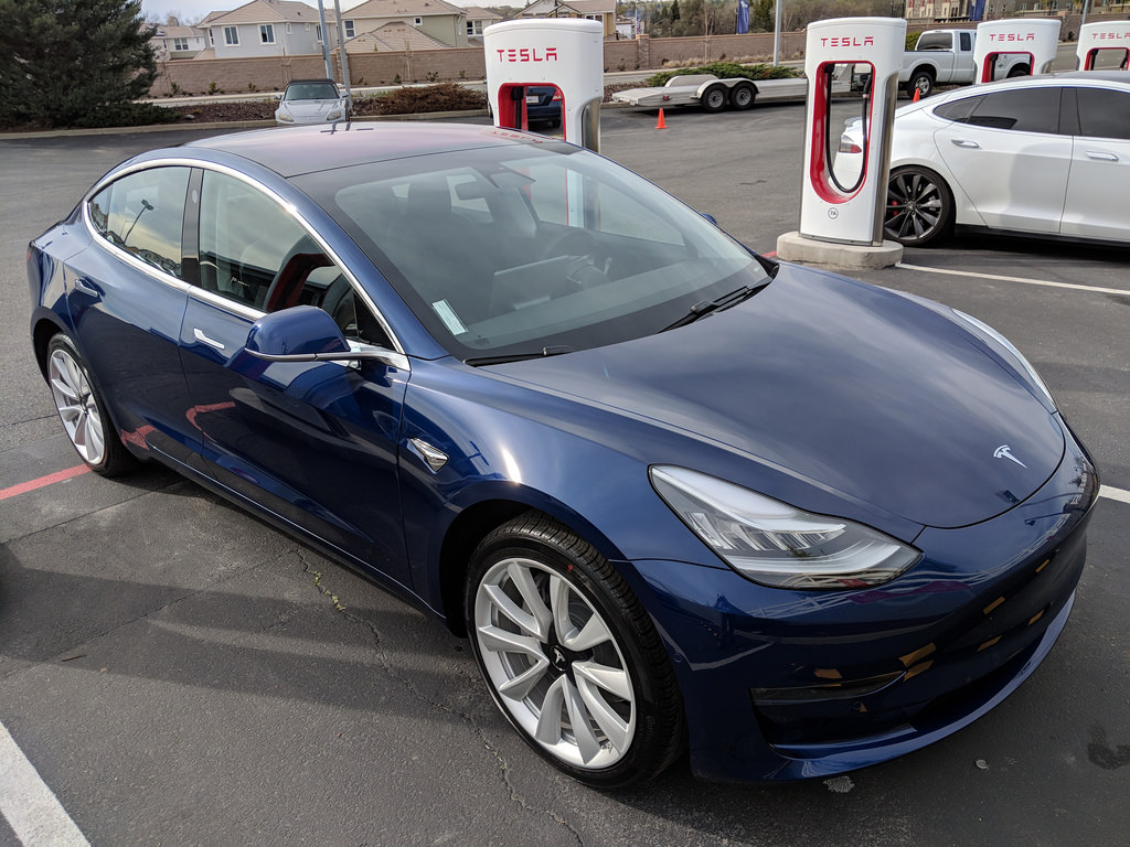 Tesla Model 3 by HumDoyle tesla model 3 fotografia