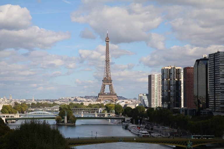Ponuka spiatočných leteniek na jún z Bratislavy do Paríža len za 53€!