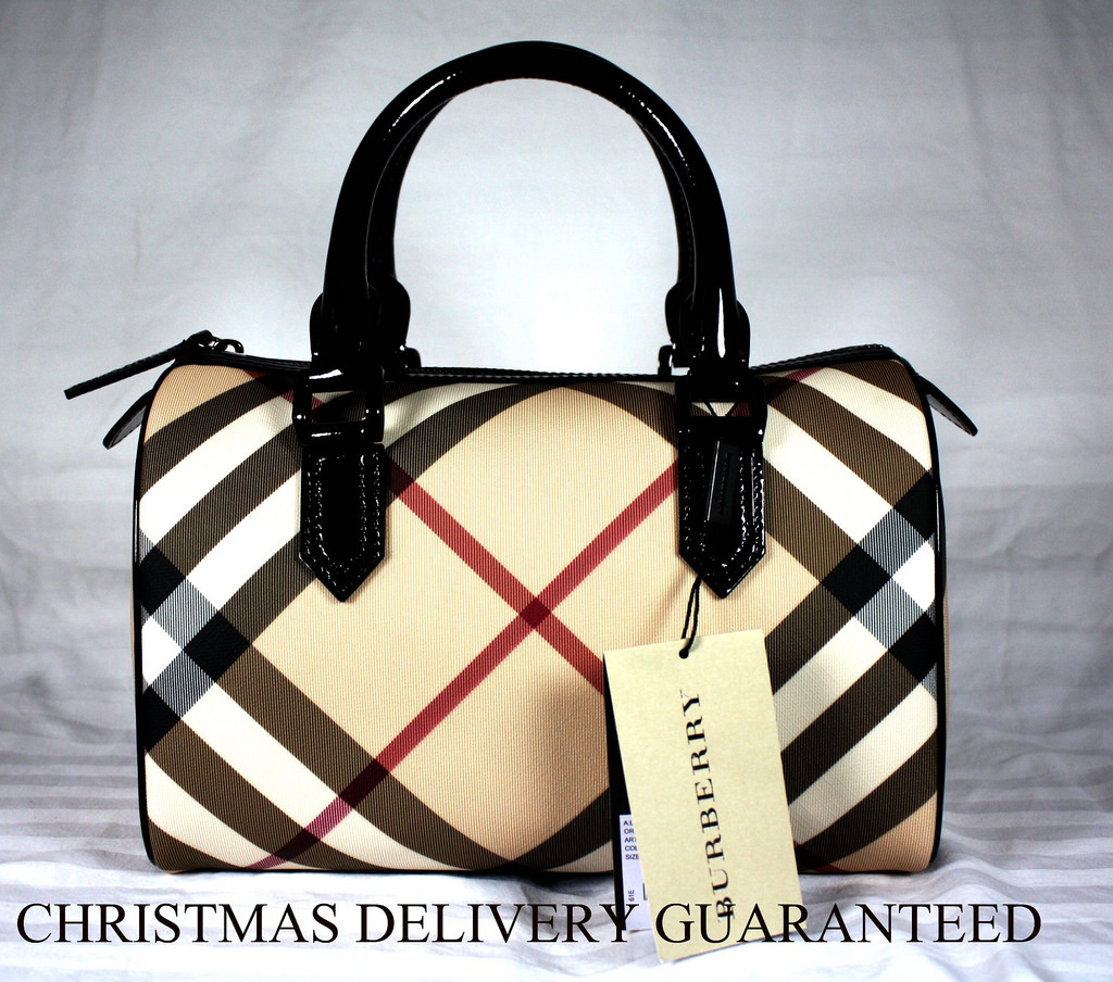 burberry-boston-bag by queenbeeofbeverlyhills burberry fotografia