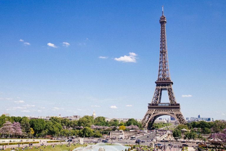 Predĺžený víkend v Paríži z Bratislavy za cenu spiatočných leteniek iba 43€!