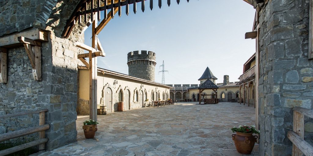 stredoveky hrad