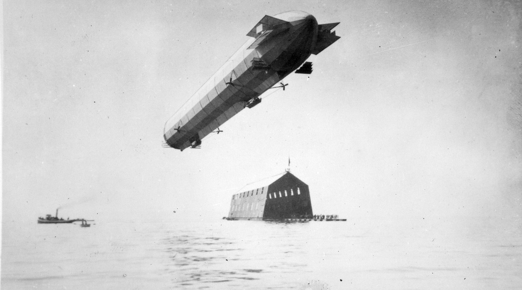 Zeppelin 1909 by San Diego Air & Space Museum Archives first world war fotografia