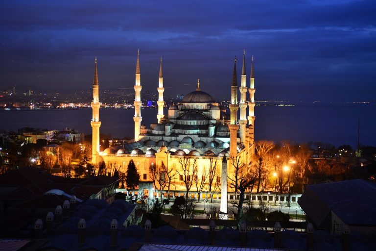 Istanbul vymyslel geniálny spôsob, ako ľudia môžu pomôcť bojovať s plastovým odpadom a dostať tak lístky zadarmo