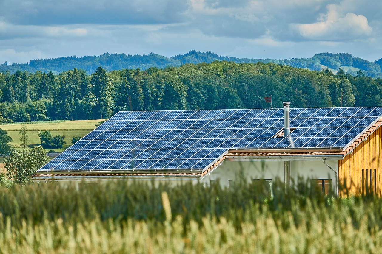 Photo by RoyBuri solar panels fotografia