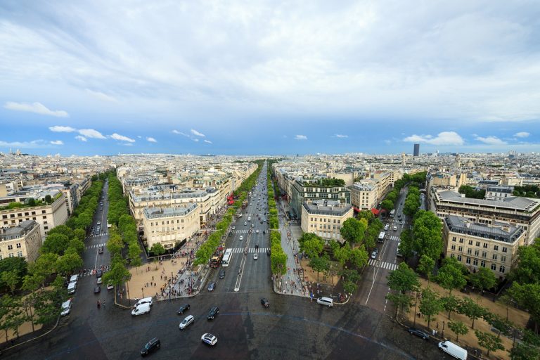 Ryanair má v ponuke spiatočné letenky do Paríža len za cenu 20€!