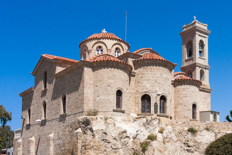 Spiatočné letenky priamo z Bratislavy do Paphos len za 20€? Ryanair vám to umožňuje