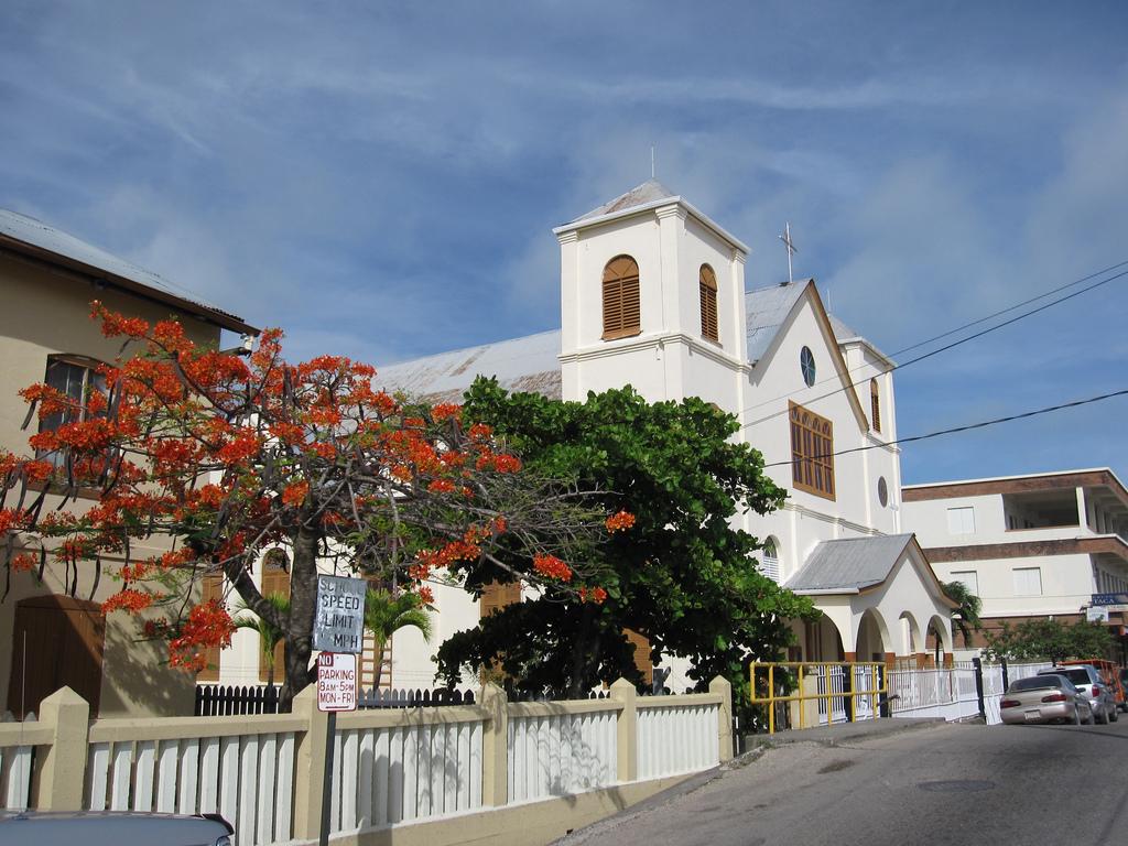 Belize City by Bernt Rostad belize fotografia