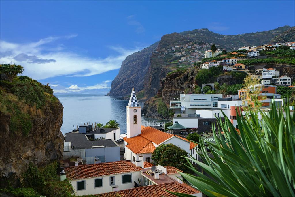 Câmara de Lobos by Norbert Reimer madeira fotografia