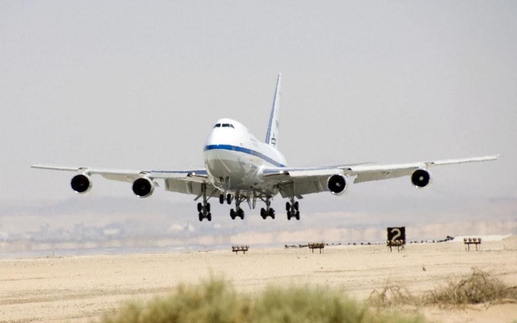 Plane taking off by chanelcoco872 take off by plane fotografia