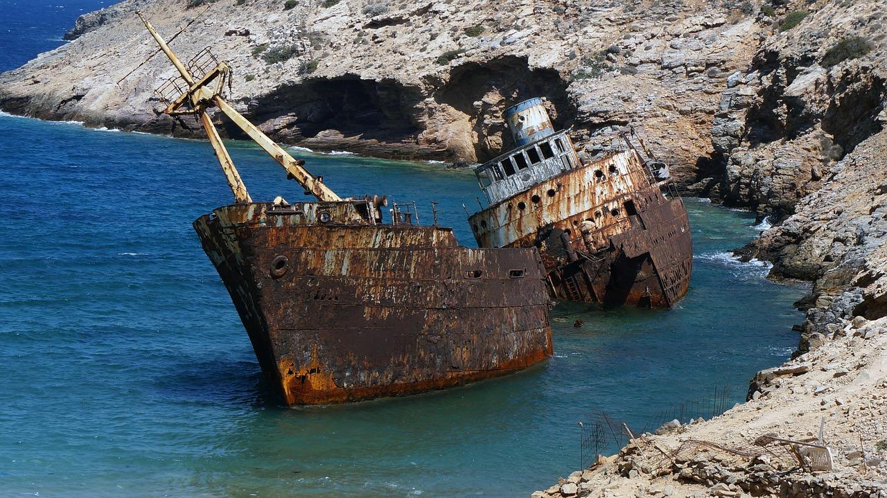 wrecked ship ocean fotografia