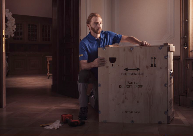 Táto kreatívna reklamná agentúra využíva pri tvorbe reklám veľké osobnosti, aby divákov zaujala