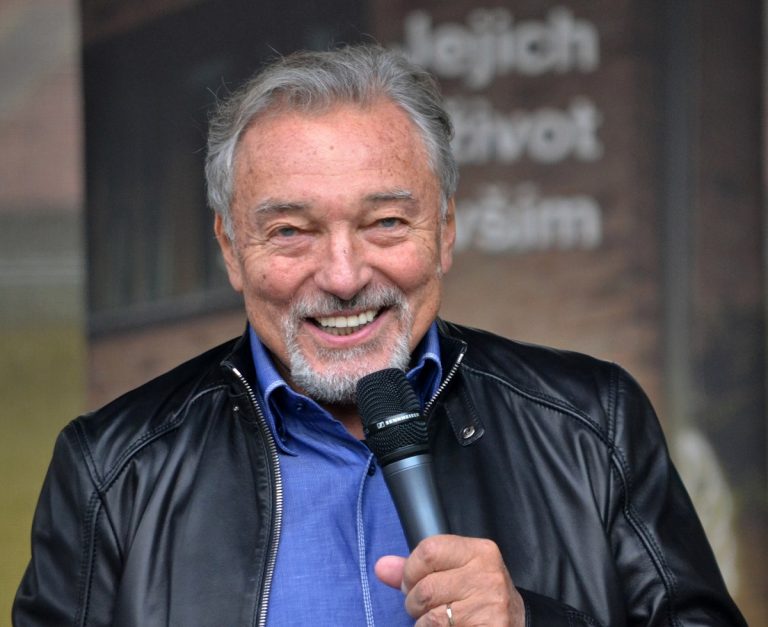 Zomrel Karel Gott – Vo veku 80 rokov nás opustila legenda československej popovej scény