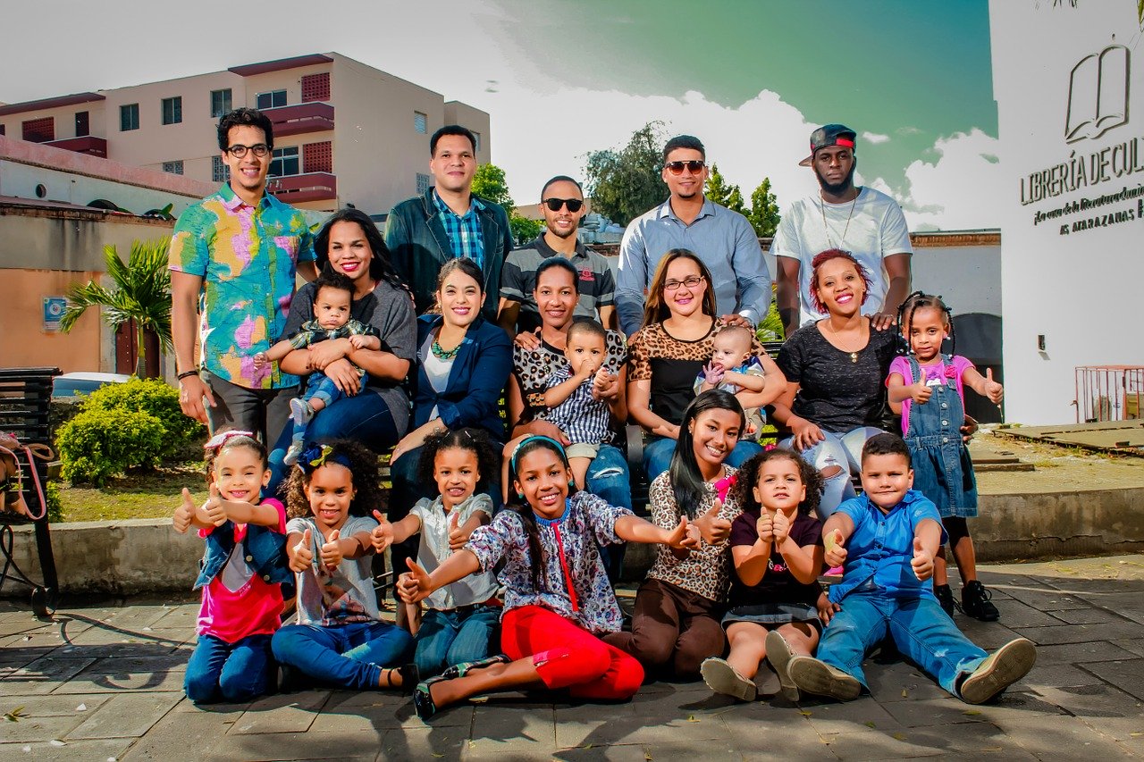 Photo by OmarMedinaFilms children and parents fotografia