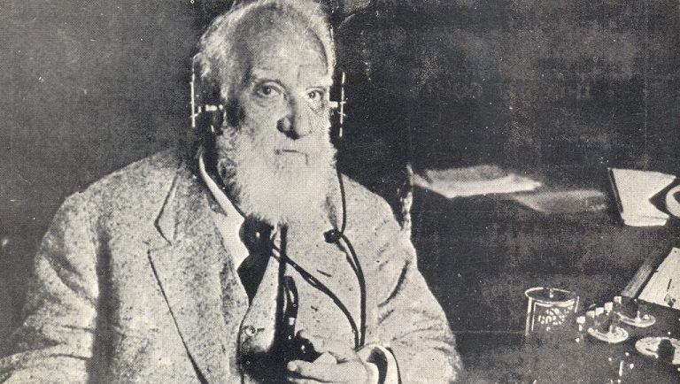 Dnešný deň v historii – Alexander Graham Bell patentuje vynález, ktorým navždy zmení budúcnosť