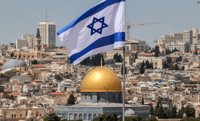 Izrael začne vítať prvých zaočkovaných turistov už v máji