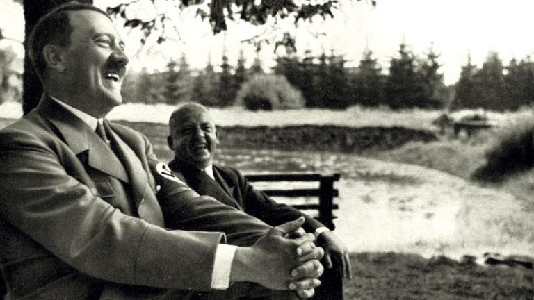 Dnešný deň v histórii – 30. apríla prehltol Hitler ampulku s kyanidom a bol koniec