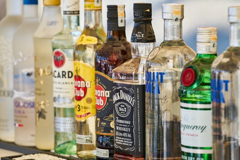 Každý alkohol v akomkoľvek množstve je pre mozog podľa vedcov škodlivý