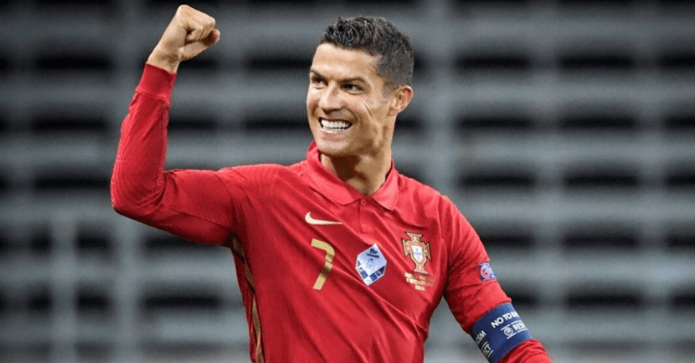 25 zaujímavostí o famóznom Cristianovi Ronaldovi, ktoré vás prevedú jeho detstvom, nevídanou kariérou ale aj súkromným životom