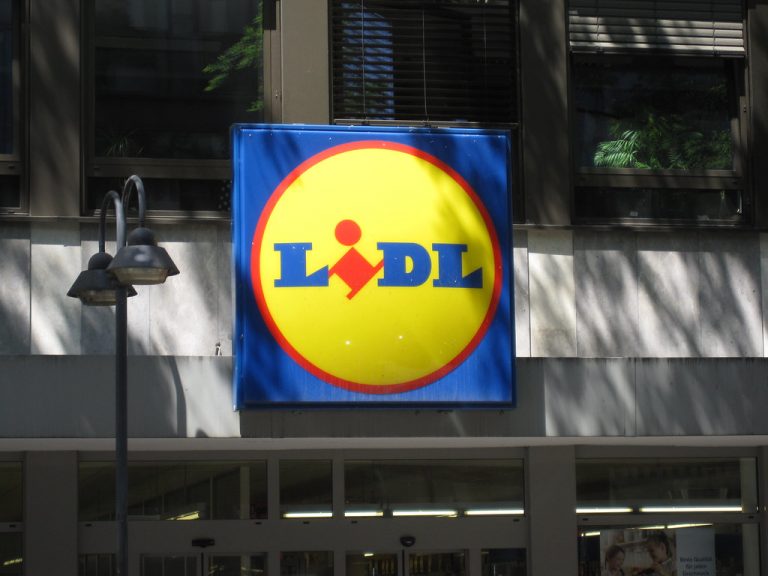 Lidl spustí projekt proti plytvaniu potravín. Zákazníci si budú môcť kúpiť zlacnenú zeleninu a ovocie