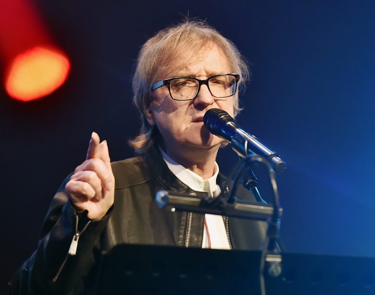 Do hudobného neba odišiel legendárny spevák Meky Žbirka