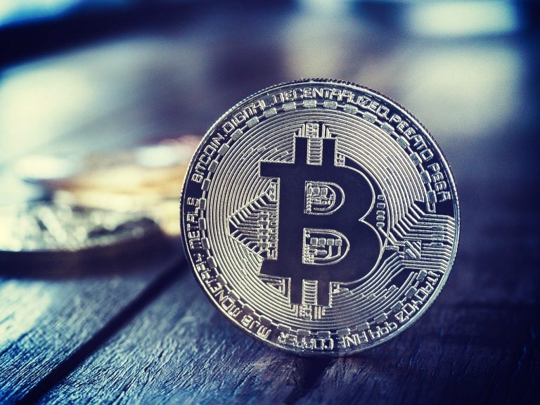 Austrálčan, ktorý tvrdí, že vynašiel Bitcoin, vyhral súd a môže si nechať kryptomajetok v hodnote desiatok miliárd dolárov
