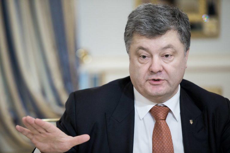 Bývalý ukrajinský prezident Porošenko sa vrátil do vlasti, kde sa postaví pred súd za velezradu