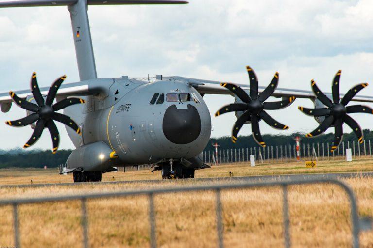 NATO dáva do pohotovosti ďalšie vojenské sily. Na východ posiela ďalšie bojové lode a lietadlá