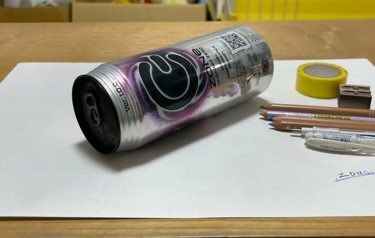 Japonská umelkyňa vytvára 3D kresby, ktoré akoby vychádzali z papiera