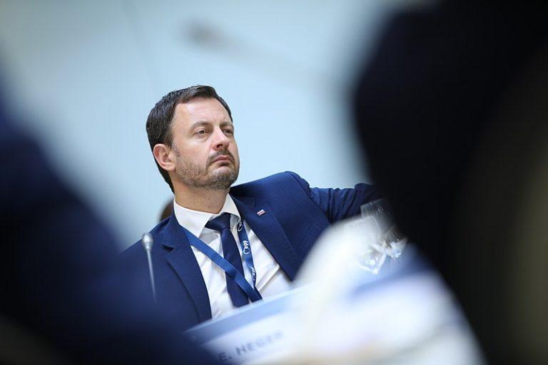 Premiér Heger oznámil, že 28. februara sa začnú rušiť opatrenia a Slovensko sa vracia do normálneho života