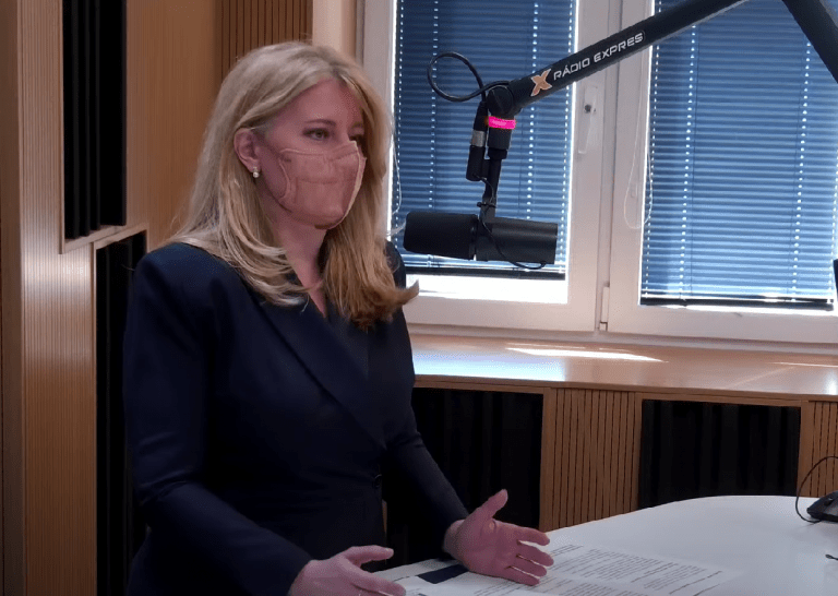 Prezidentka zvažuje právne kroky voči niektorým opozičným politikom. Tí tvrdia, že je pod vplyvom USA