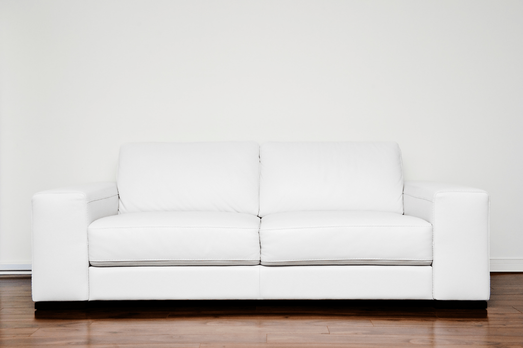 Biely klasický gauč