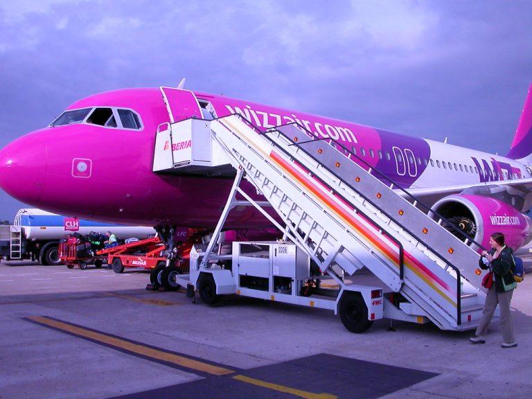 Wizz Air ponúka ukrajinským utečencom bezplatne až 100-tisíc miest vo svojich lietadlách
