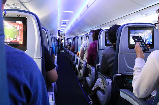 Photo by OrnaW airplane photo